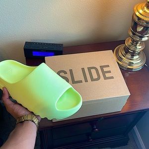 Yezzy Slide Glow Green size 10 (men)